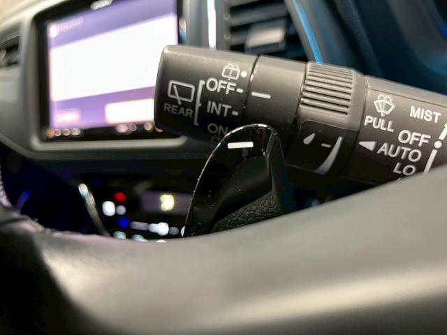 ヴェゼル ハイブリッドＺ　（禁煙車）（カロッツェリア製ＳＤナビ）（社外後席モニター）（黒半革）（デジタルインナーミラー）（ブレーキホールド）（ルーフレール）（パドルシフト）（シートヒーター）（ＥＴＣ）（純正１７インチＡＷ）（52枚目）