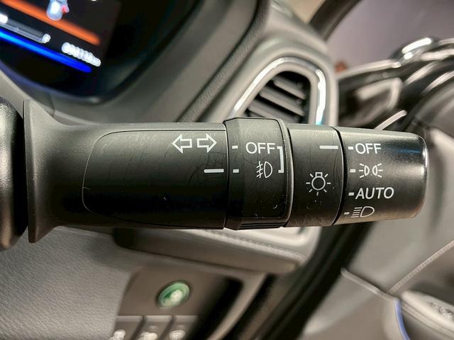 ヴェゼル ハイブリッドＺ　（禁煙車）（カロッツェリア製ＳＤナビ）（社外後席モニター）（黒半革）（デジタルインナーミラー）（ブレーキホールド）（ルーフレール）（パドルシフト）（シートヒーター）（ＥＴＣ）（純正１７インチＡＷ）（54枚目）