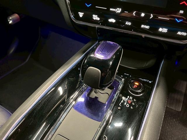 ヴェゼル ハイブリッドＺ　（禁煙車）（カロッツェリア製ＳＤナビ）（社外後席モニター）（黒半革）（デジタルインナーミラー）（ブレーキホールド）（ルーフレール）（パドルシフト）（シートヒーター）（ＥＴＣ）（純正１７インチＡＷ）（55枚目）