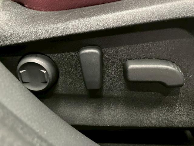 レヴォーグ ＳＴＩスポーツ　ＥＸ　（禁煙車）（メーカーナビ）（赤黒革シート）（パワーシート）（シートヒーター）（ＳＴＩマフラー）（レーダークルーズ）（コーナーセンサー）（ビルトインＥＴＣ）（全周囲モニター）（純正１８インチＡＷ）（9枚目）