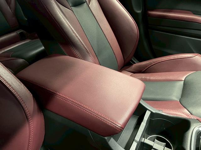 レヴォーグ ＳＴＩスポーツ　ＥＸ　（禁煙車）（メーカーナビ）（赤黒革シート）（パワーシート）（シートヒーター）（ＳＴＩマフラー）（レーダークルーズ）（コーナーセンサー）（ビルトインＥＴＣ）（全周囲モニター）（純正１８インチＡＷ）（63枚目）