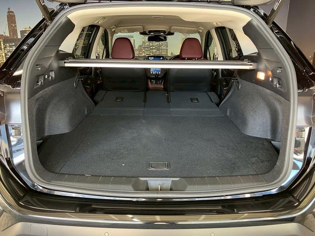 レヴォーグ ＳＴＩスポーツ　（禁煙車）（ワンオーナー）（赤＆黒本革シート）（純正９インチナビ）（ガナドール製マフラー）（ａｐｐｌｅ　ＣａｒＰｌａｙ）（アイサイト）（レーダークルーズ）（ＥＴＣ）（ＷｅｄｓＳｐｏｒｔ１８インチＡＷ）（15枚目）