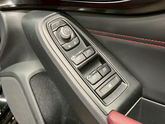 レヴォーグ ＳＴＩスポーツ　（禁煙車）（ワンオーナー）（赤＆黒本革シート）（純正９インチナビ）（ガナドール製マフラー）（ａｐｐｌｅ　ＣａｒＰｌａｙ）（アイサイト）（レーダークルーズ）（ＥＴＣ）（ＷｅｄｓＳｐｏｒｔ１８インチＡＷ）（42枚目）