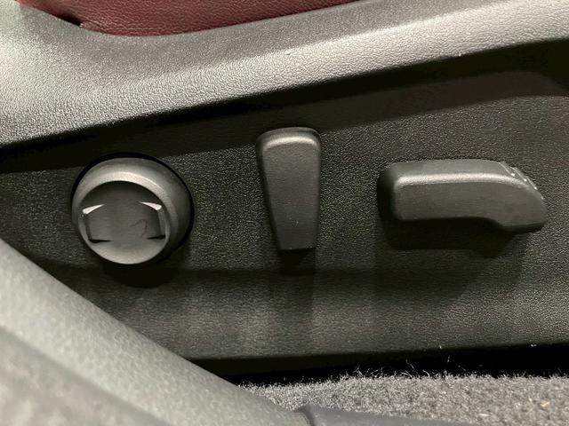 レヴォーグ ＳＴＩスポーツ　（禁煙車）（ワンオーナー）（赤＆黒本革シート）（純正９インチナビ）（ガナドール製マフラー）（ａｐｐｌｅ　ＣａｒＰｌａｙ）（アイサイト）（レーダークルーズ）（ＥＴＣ）（ＷｅｄｓＳｐｏｒｔ１８インチＡＷ）（43枚目）