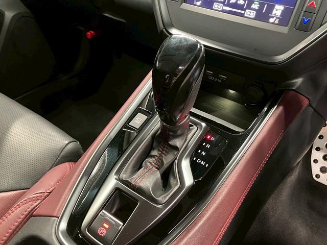 レヴォーグ ＳＴＩスポーツ　（禁煙車）（ワンオーナー）（赤＆黒本革シート）（純正９インチナビ）（ガナドール製マフラー）（ａｐｐｌｅ　ＣａｒＰｌａｙ）（アイサイト）（レーダークルーズ）（ＥＴＣ）（ＷｅｄｓＳｐｏｒｔ１８インチＡＷ）（50枚目）