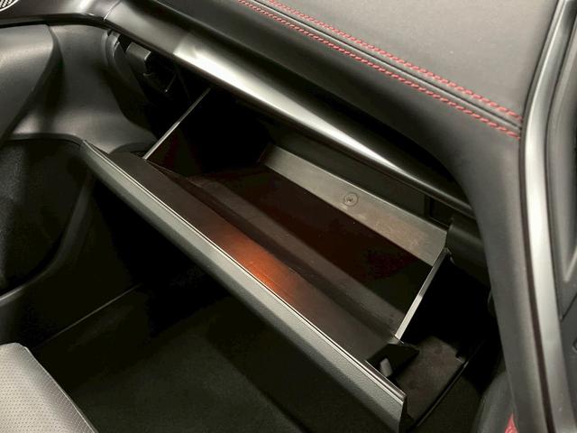 レヴォーグ ＳＴＩスポーツ　（禁煙車）（ワンオーナー）（赤＆黒本革シート）（純正９インチナビ）（ガナドール製マフラー）（ａｐｐｌｅ　ＣａｒＰｌａｙ）（アイサイト）（レーダークルーズ）（ＥＴＣ）（ＷｅｄｓＳｐｏｒｔ１８インチＡＷ）（63枚目）