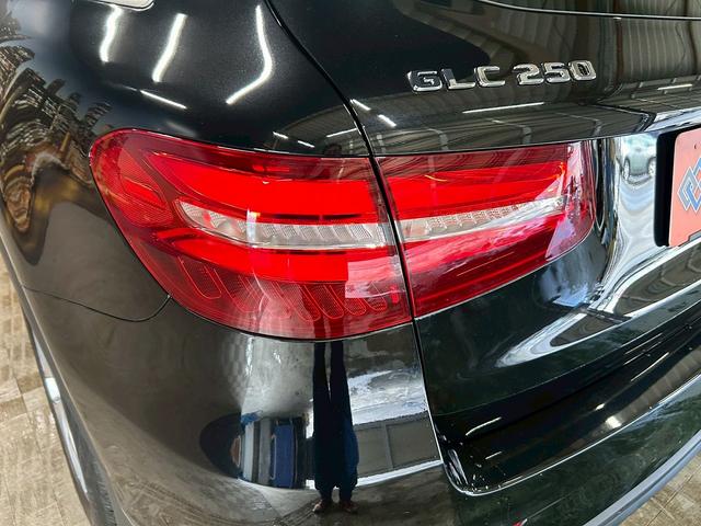 ＧＬＣ ＧＬＣ２５０　４マチックスポーツ（本革仕様）　（禁煙車）（サンルーフ）（黒本革シート）（シートヒーター）（全周囲モニター）（パワーシート）（パワーバックドア）（レーダークルーズ）（ビルトインＥＴＣ）（シートメモリー）（純正１９インチＡＷ）（51枚目）