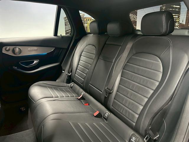 ＧＬＣ ＧＬＣ２５０　４マチックスポーツ（本革仕様）　（禁煙車）（サンルーフ）（黒本革シート）（シートヒーター）（全周囲モニター）（パワーシート）（パワーバックドア）（レーダークルーズ）（ビルトインＥＴＣ）（シートメモリー）（純正１９インチＡＷ）（80枚目）