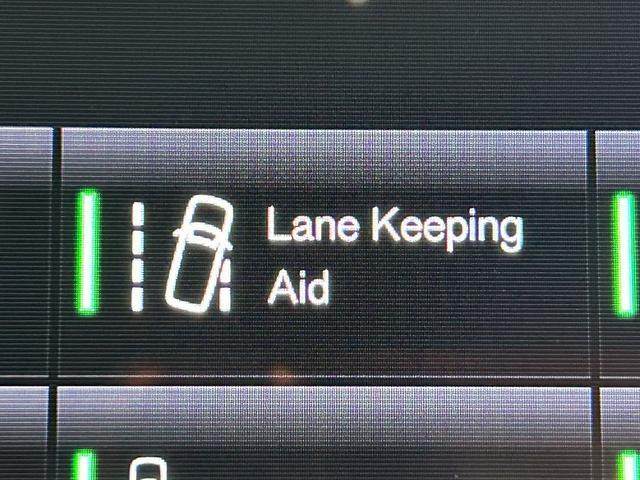 ＸＣ６０ Ｄ４　ＡＷＤ　モーメンタム　（禁煙車）（４ＷＤ）（白本革シート）（メーカーメモリーナビ）（レーダークルーズ）（コーナーセンサー）（アラウンドビューモニター）（パワーシート）（シートヒーター）（ＢＳＭ）（純正１８インチＡＷ）（10枚目）