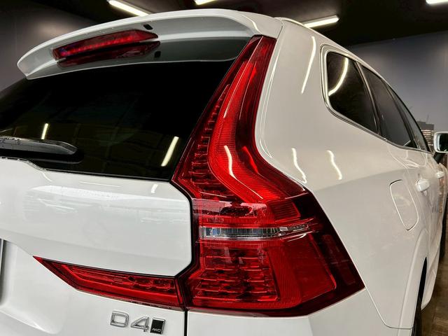 ＸＣ６０ Ｄ４　ＡＷＤ　モーメンタム　（禁煙車）（４ＷＤ）（白本革シート）（メーカーメモリーナビ）（レーダークルーズ）（コーナーセンサー）（アラウンドビューモニター）（パワーシート）（シートヒーター）（ＢＳＭ）（純正１８インチＡＷ）（48枚目）