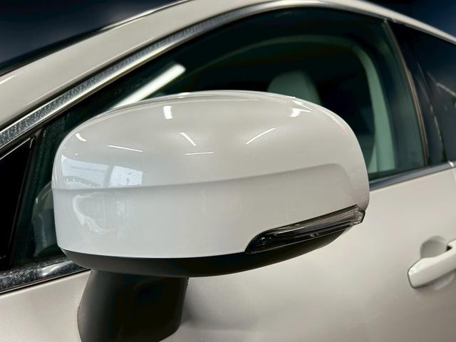 ＸＣ６０ Ｄ４　ＡＷＤ　モーメンタム　（禁煙車）（４ＷＤ）（白本革シート）（メーカーメモリーナビ）（レーダークルーズ）（コーナーセンサー）（アラウンドビューモニター）（パワーシート）（シートヒーター）（ＢＳＭ）（純正１８インチＡＷ）（52枚目）