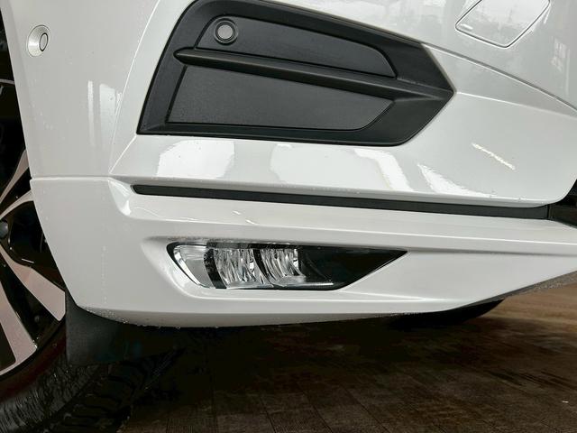 ＸＣ６０ Ｄ４　ＡＷＤ　モーメンタム　（禁煙車）（４ＷＤ）（白本革シート）（メーカーメモリーナビ）（レーダークルーズ）（コーナーセンサー）（アラウンドビューモニター）（パワーシート）（シートヒーター）（ＢＳＭ）（純正１８インチＡＷ）（61枚目）