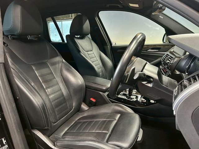 Ｘ３ ｘＤｒｉｖｅ　２０ｉ　（禁煙車）（黒本革シート）（メーカーＨＤＤナビ）（レーダークルーズ）（コーナーセンサー）（レーンアシスト）（アラウンドビューモニター）（シートメモリー）（シートヒーター）（純正１９インチＡＷ）（14枚目）