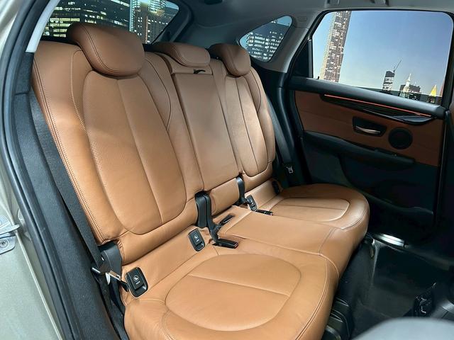 ２シリーズ ２１８ｄアクティブツアラー　ラグジュアリー　（禁煙車）（ブラウン本革シート）（メーカーメモリーナビ）（クルーズコントロール）（コーナーセンサー）（シートヒーター）（電動リアゲート）（バックカメラ）（ＥＴＣ）（純正１６インチＡＷ）（15枚目）