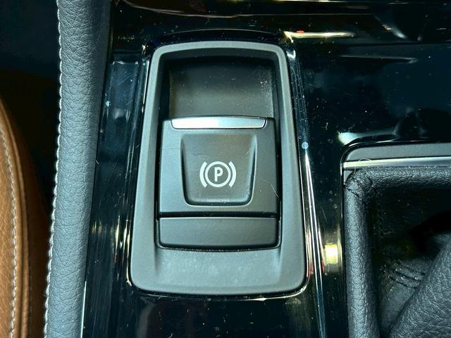 ２シリーズ ２１８ｄアクティブツアラー　ラグジュアリー　（禁煙車）（ブラウン本革シート）（メーカーメモリーナビ）（クルーズコントロール）（コーナーセンサー）（シートヒーター）（電動リアゲート）（バックカメラ）（ＥＴＣ）（純正１６インチＡＷ）（45枚目）