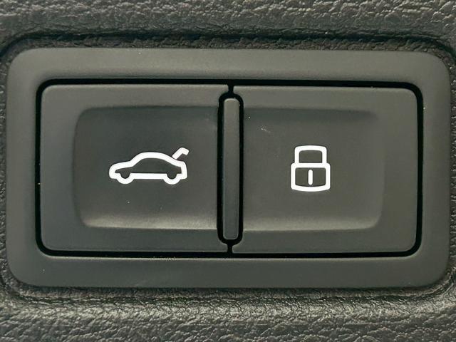 �y�p���[�o�b�N�h�A�z�����^�b�`�Ńo�b�N�h�A���J���A�߂�ꍇ�������^�b�`�ő���\�ŕ֗����t�o�ł����^�]�Ȃ�����A�X�}�[�g�L�[����̑�����\�ł���