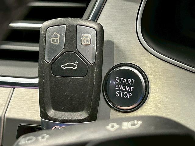 �y�X�}�[�g�L�[���v�b�V���X�^�[�g�z�h�A�n���h�����y�����邾���Ńh�A���b�N�������ł��A�{���̓h�A�n���h���̃��b�N�X�C�b�`�����������Ńu���[�L�𓥂݂Ȃ���G���W���X�C�b�`�����������ŁA�G���W�����n���I