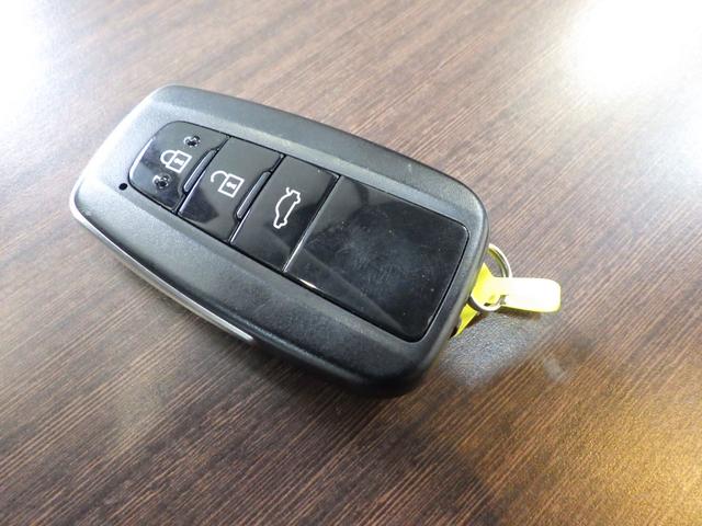 クラウンハイブリッド RSアドバンス Four・TRDエアロ・ナビTV・PCS 4WD TRDエアロ メーカーナビ フルセグ バックカメラ デジタルインナーミラー ヘッドアップディスプレイ プリクラッシュセーフティー BSM レーダークルーズ LTA ハーフレザーシート ETC(30枚目)