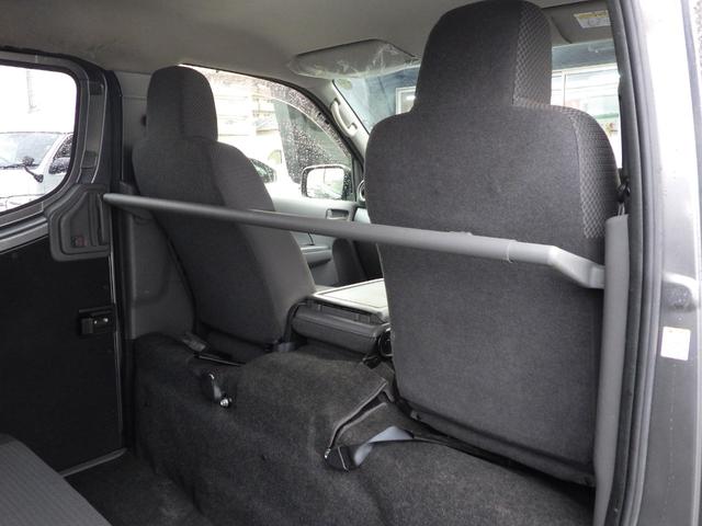 ＮＶ３５０キャラバンバン ロングＤＸ・６人乗り・積載１．２ｔ・４ナンバー・エマブレ　ワンオーナー・純正オーディオ・ＥＴＣ・両側スライドドア・横滑り防止装置・キーレス・電格ミラー・ウィンカーミラー・エアバッグ・ＡＢＳ・ドアバイザー・フロアマット・ＡＴ・６人乗り・積載量１２００ｋｇ（18枚目）