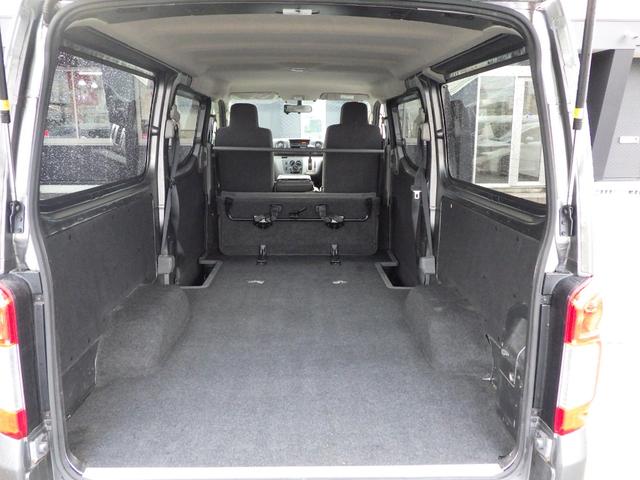 ＮＶ３５０キャラバンバン ロングＤＸ・６人乗り・積載１．２ｔ・４ナンバー・エマブレ　ワンオーナー・純正オーディオ・ＥＴＣ・両側スライドドア・横滑り防止装置・キーレス・電格ミラー・ウィンカーミラー・エアバッグ・ＡＢＳ・ドアバイザー・フロアマット・ＡＴ・６人乗り・積載量１２００ｋｇ（21枚目）