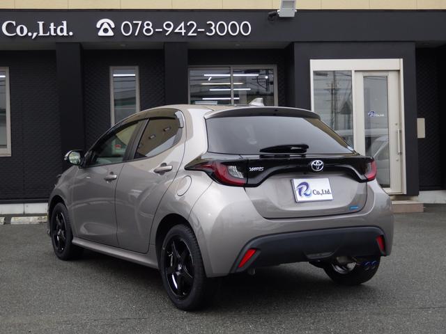 ヤリス Ｇ　６速マニュアル・１６インチアルミ・純正ナビ・バックカメラ　６速マニュアル・１６インチアルミ・ディスプレイオーディオ・純正ナビ・バックカメラ・レーダークルーズコントロール・オートマチックハイビーム・ブルートゥース・ステアリングリモコン・ＵＳＢポート（2枚目）