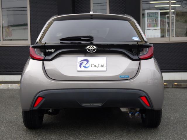 ヤリス Ｇ　６速マニュアル・１６インチアルミ・純正ナビ・バックカメラ　６速マニュアル・１６インチアルミ・ディスプレイオーディオ・純正ナビ・バックカメラ・レーダークルーズコントロール・オートマチックハイビーム・ブルートゥース・ステアリングリモコン・ＵＳＢポート（5枚目）