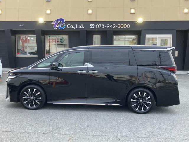 ヴェルファイアハイブリッド エグゼクティブラウンジ・ＪＢＬ・リアエンター・ムーンルーフ　ＪＢＬプレミアムサウンド　１４インチナビＴＶ　１４インチリアエンター　左右独立ムーンルーフ　ブラウン本革シート　エグゼクティブラウンジシート　セーフティセンス　ユニバーサルステップ（3枚目）