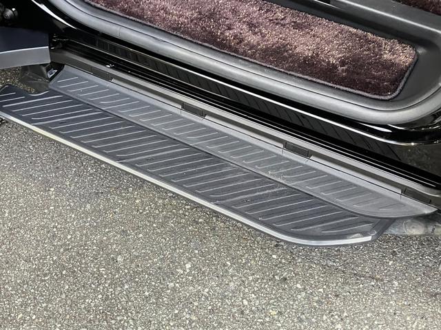 ヴェルファイアハイブリッド エグゼクティブラウンジ・ＪＢＬ・リアエンター・ムーンルーフ　ＪＢＬプレミアムサウンド　１４インチナビＴＶ　１４インチリアエンター　左右独立ムーンルーフ　ブラウン本革シート　エグゼクティブラウンジシート　セーフティセンス　ユニバーサルステップ（29枚目）