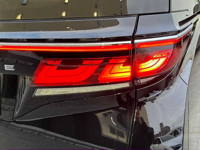 ヴェルファイアハイブリッド エグゼクティブラウンジ・ＪＢＬ・リアエンター・ムーンルーフ　ＪＢＬプレミアムサウンド　１４インチナビＴＶ　１４インチリアエンター　左右独立ムーンルーフ　ブラウン本革シート　エグゼクティブラウンジシート　セーフティセンス　ユニバーサルステップ（41枚目）