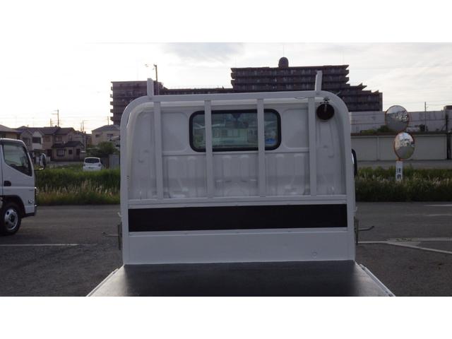 トヨエース 平ボディ　垂直ＰＧ　２トン　全低床　ＭＴ　ディーゼル　荷台内寸　３０５×１５９×３８　車両外寸　４６９×１６９×１９７　車両総重量５．０ｔ未満　準中型免許証　４ナンバー　エンジン型式　Ｎ０４Ｃ　１５０ｐｓ　４０００ｃｃ　保証付　小型　トラック（17枚目）