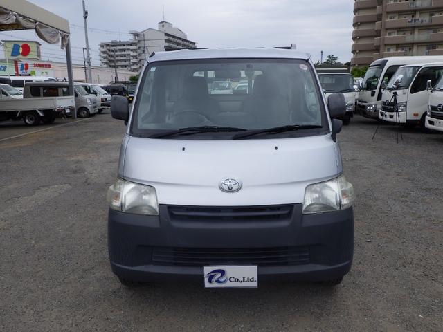 タウンエーストラック 平ボディ　０．８ｔ　ＭＴ　ガソリン　０．８トン　普通免許　荷台内寸　２５０×１６０×３６　車両外寸　４２７×１６７×１８９　車両総重量３．５ｔ未満　新普通免許証　４ナンバー　エンジン型式　３ＳＺ　１５００ＣＣ　保証付　小型　トラック（3枚目）