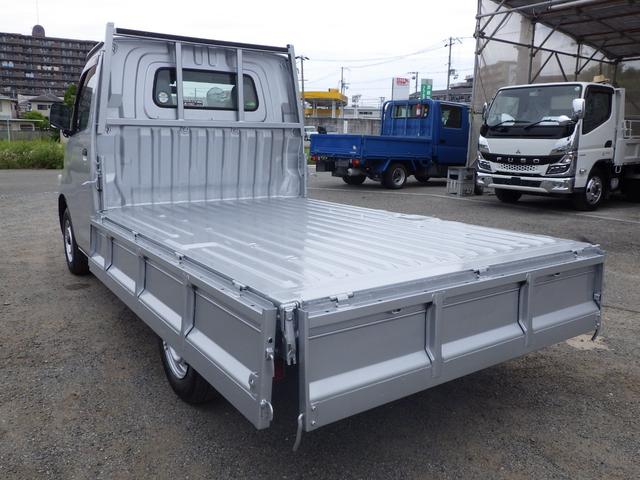 タウンエーストラック 平ボディ　０．８ｔ　ＭＴ　ガソリン　０．８トン　普通免許　荷台内寸　２５０×１６０×３６　車両外寸　４２７×１６７×１８９　車両総重量３．５ｔ未満　新普通免許証　４ナンバー　エンジン型式　３ＳＺ　１５００ＣＣ　保証付　小型　トラック（18枚目）