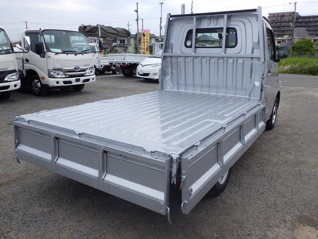 タウンエーストラック 平ボディ　０．８ｔ　ＭＴ　ガソリン　０．８トン　普通免許　荷台内寸　２５０×１６０×３６　車両外寸　４２７×１６７×１８９　車両総重量３．５ｔ未満　新普通免許証　４ナンバー　エンジン型式　３ＳＺ　１５００ＣＣ　保証付　小型　トラック（19枚目）