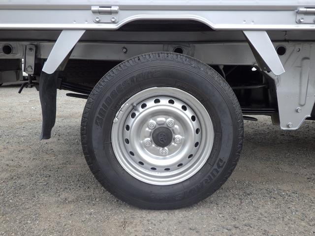 タウンエーストラック 平ボディ　０．８ｔ　ＭＴ　ガソリン　０．８トン　普通免許　荷台内寸　２５０×１６０×３６　車両外寸　４２７×１６７×１８９　車両総重量３．５ｔ未満　新普通免許証　４ナンバー　エンジン型式　３ＳＺ　１５００ＣＣ　保証付　小型　トラック（24枚目）