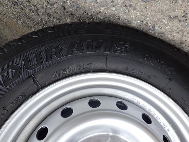 タウンエーストラック 平ボディ　０．８ｔ　ＭＴ　ガソリン　０．８トン　普通免許　荷台内寸　２５０×１６０×３６　車両外寸　４２７×１６７×１８９　車両総重量３．５ｔ未満　新普通免許証　４ナンバー　エンジン型式　３ＳＺ　１５００ＣＣ　保証付　小型　トラック（25枚目）