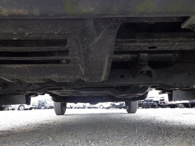 タウンエーストラック 平ボディ　０．８ｔ　ＭＴ　ガソリン　０．８トン　普通免許　荷台内寸　２５０×１６０×３６　車両外寸　４２７×１６７×１８９　車両総重量３．５ｔ未満　新普通免許証　４ナンバー　エンジン型式　３ＳＺ　１５００ＣＣ　保証付　小型　トラック（35枚目）
