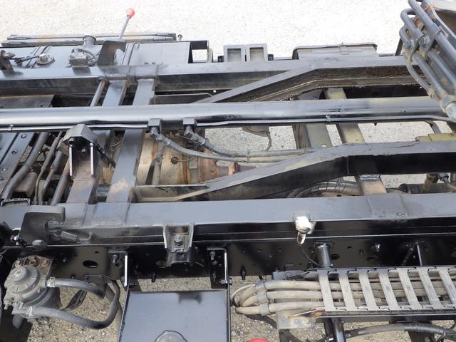 ダイナトラック 積載車　２．９５トン　ＭＴ　ディーゼル　セーフティーローダー　荷台内寸　５６６×２０５×１０　車両外寸　７６０×２１９×２２３　車両総重量７．５ｔ未満　準中型免許証　１ナンバー　エンジン型式　Ｎ０４Ｃ　４０００ＣＣ　保証付　小型　トラック（24枚目）