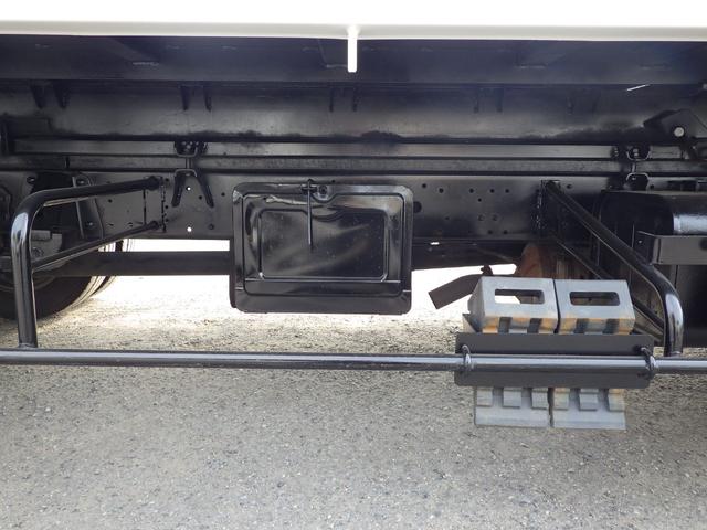 ダイナトラック 積載車　２．９５トン　ＭＴ　ディーゼル　セーフティーローダー　荷台内寸　５６６×２０５×１０　車両外寸　７６０×２１９×２２３　車両総重量７．５ｔ未満　準中型免許証　１ナンバー　エンジン型式　Ｎ０４Ｃ　４０００ＣＣ　保証付　小型　トラック（40枚目）