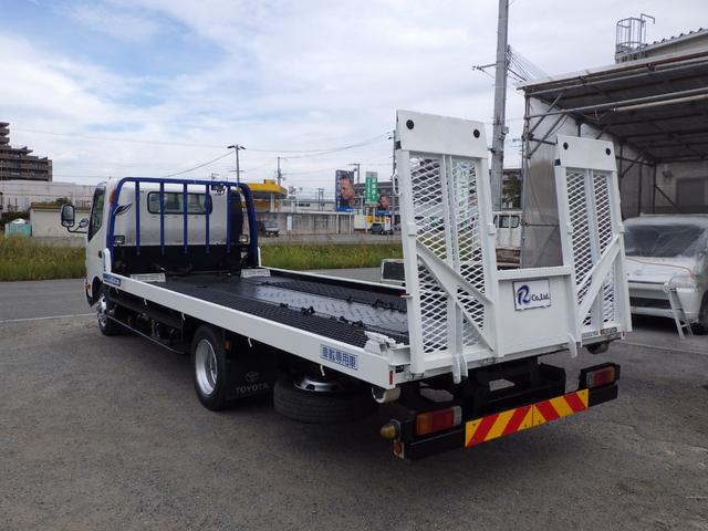 トヨエース セーフティーローダー　積載２．７ｔ　ＭＴ　ディーゼル　荷台内寸５６０×２０６×８　車両外寸７６５×２１８×２１９　車両総重量７．５ｔ未満　準中型免許証　１ナンバー　エンジン型式Ｎ０４Ｃ　４０００ＣＣ　保証付　小型　トラック（2枚目）