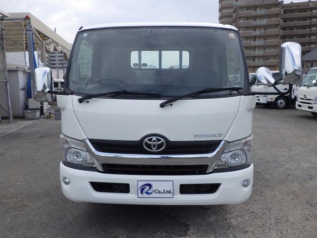 トヨエース セーフティーローダー　積載２．７ｔ　ＭＴ　ディーゼル　荷台内寸５６０×２０６×８　車両外寸７６５×２１８×２１９　車両総重量７．５ｔ未満　準中型免許証　１ナンバー　エンジン型式Ｎ０４Ｃ　４０００ＣＣ　保証付　小型　トラック（4枚目）