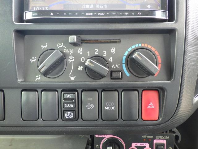 トヨエース セーフティーローダー　積載２．７ｔ　ＭＴ　ディーゼル　荷台内寸５６０×２０６×８　車両外寸７６５×２１８×２１９　車両総重量７．５ｔ未満　準中型免許証　１ナンバー　エンジン型式Ｎ０４Ｃ　４０００ＣＣ　保証付　小型　トラック（11枚目）