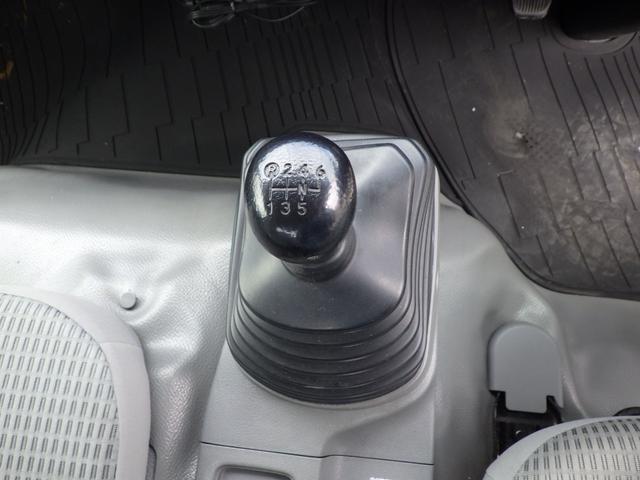 トヨエース セーフティーローダー　積載２．７ｔ　ＭＴ　ディーゼル　荷台内寸５６０×２０６×８　車両外寸７６５×２１８×２１９　車両総重量７．５ｔ未満　準中型免許証　１ナンバー　エンジン型式Ｎ０４Ｃ　４０００ＣＣ　保証付　小型　トラック（15枚目）