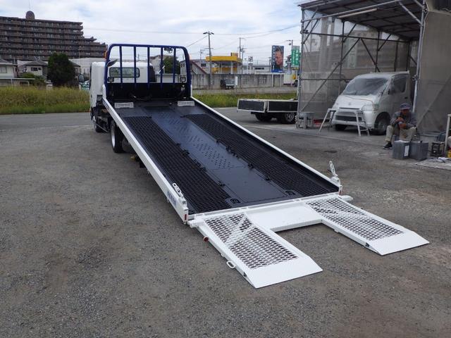 トヨエース セーフティーローダー　積載２．７ｔ　ＭＴ　ディーゼル　荷台内寸５６０×２０６×８　車両外寸７６５×２１８×２１９　車両総重量７．５ｔ未満　準中型免許証　１ナンバー　エンジン型式Ｎ０４Ｃ　４０００ＣＣ　保証付　小型　トラック（18枚目）