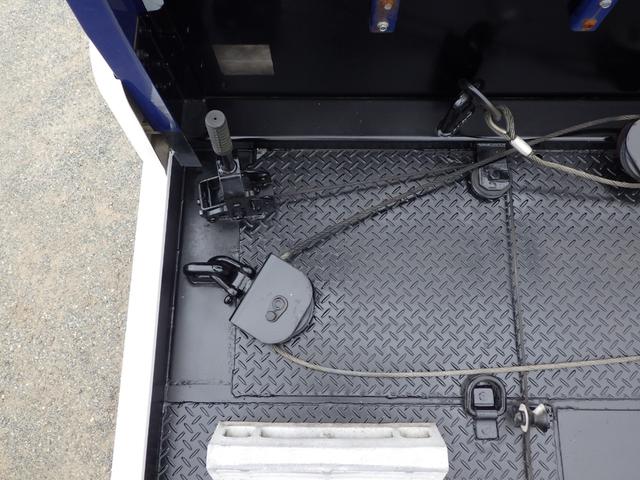 トヨエース セーフティーローダー　積載２．７ｔ　ＭＴ　ディーゼル　荷台内寸５６０×２０６×８　車両外寸７６５×２１８×２１９　車両総重量７．５ｔ未満　準中型免許証　１ナンバー　エンジン型式Ｎ０４Ｃ　４０００ＣＣ　保証付　小型　トラック（22枚目）