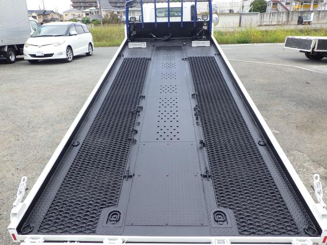 トヨエース セーフティーローダー　積載２．７ｔ　ＭＴ　ディーゼル　荷台内寸５６０×２０６×８　車両外寸７６５×２１８×２１９　車両総重量７．５ｔ未満　準中型免許証　１ナンバー　エンジン型式Ｎ０４Ｃ　４０００ＣＣ　保証付　小型　トラック（24枚目）