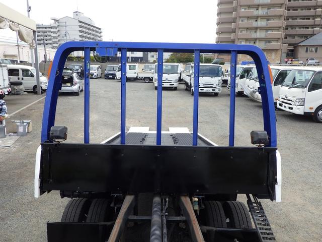 トヨエース セーフティーローダー　積載２．７ｔ　ＭＴ　ディーゼル　荷台内寸５６０×２０６×８　車両外寸７６５×２１８×２１９　車両総重量７．５ｔ未満　準中型免許証　１ナンバー　エンジン型式Ｎ０４Ｃ　４０００ＣＣ　保証付　小型　トラック（27枚目）