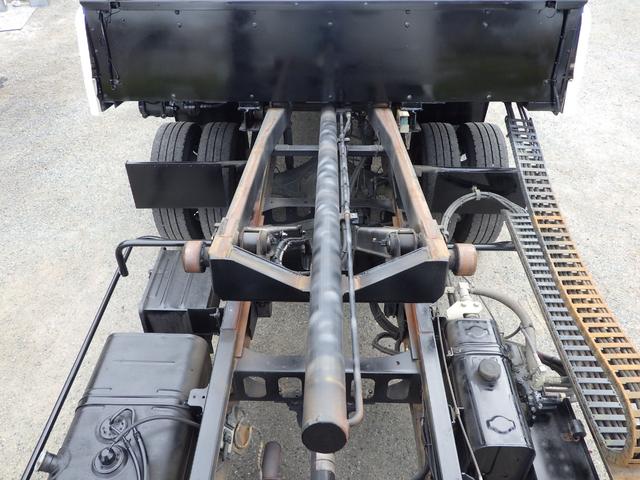 トヨエース セーフティーローダー　積載２．７ｔ　ＭＴ　ディーゼル　荷台内寸５６０×２０６×８　車両外寸７６５×２１８×２１９　車両総重量７．５ｔ未満　準中型免許証　１ナンバー　エンジン型式Ｎ０４Ｃ　４０００ＣＣ　保証付　小型　トラック（28枚目）