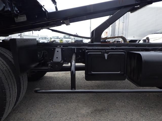 トヨエース セーフティーローダー　積載２．７ｔ　ＭＴ　ディーゼル　荷台内寸５６０×２０６×８　車両外寸７６５×２１８×２１９　車両総重量７．５ｔ未満　準中型免許証　１ナンバー　エンジン型式Ｎ０４Ｃ　４０００ＣＣ　保証付　小型　トラック（32枚目）