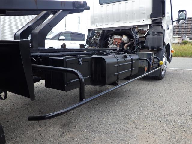 トヨエース セーフティーローダー　積載２．７ｔ　ＭＴ　ディーゼル　荷台内寸５６０×２０６×８　車両外寸７６５×２１８×２１９　車両総重量７．５ｔ未満　準中型免許証　１ナンバー　エンジン型式Ｎ０４Ｃ　４０００ＣＣ　保証付　小型　トラック（33枚目）