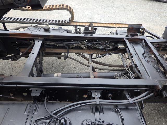 トヨエース セーフティーローダー　積載２．７ｔ　ＭＴ　ディーゼル　荷台内寸５６０×２０６×８　車両外寸７６５×２１８×２１９　車両総重量７．５ｔ未満　準中型免許証　１ナンバー　エンジン型式Ｎ０４Ｃ　４０００ＣＣ　保証付　小型　トラック（36枚目）